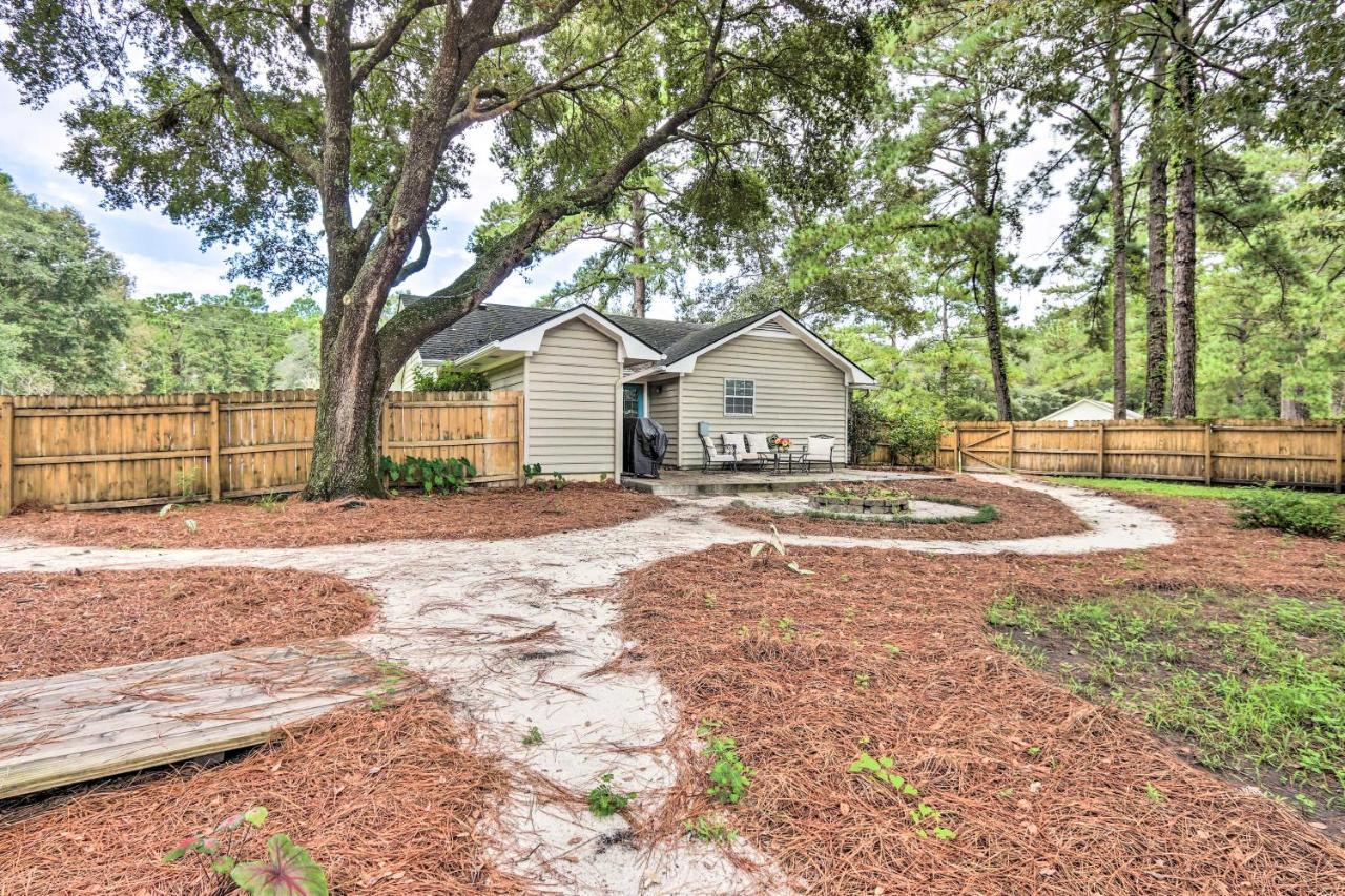 Peaceful Beaufort Home With Front Porch And Grill ภายนอก รูปภาพ