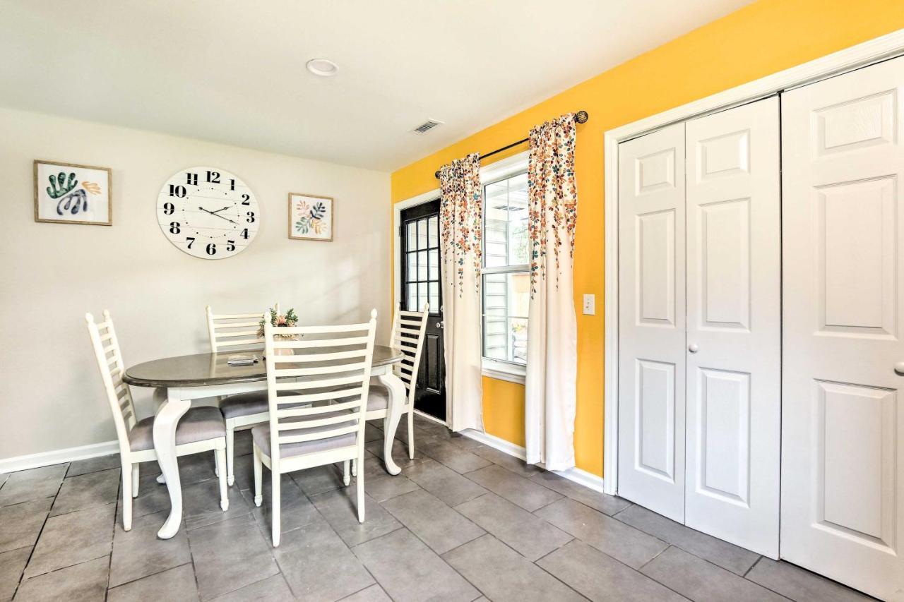Peaceful Beaufort Home With Front Porch And Grill ภายนอก รูปภาพ