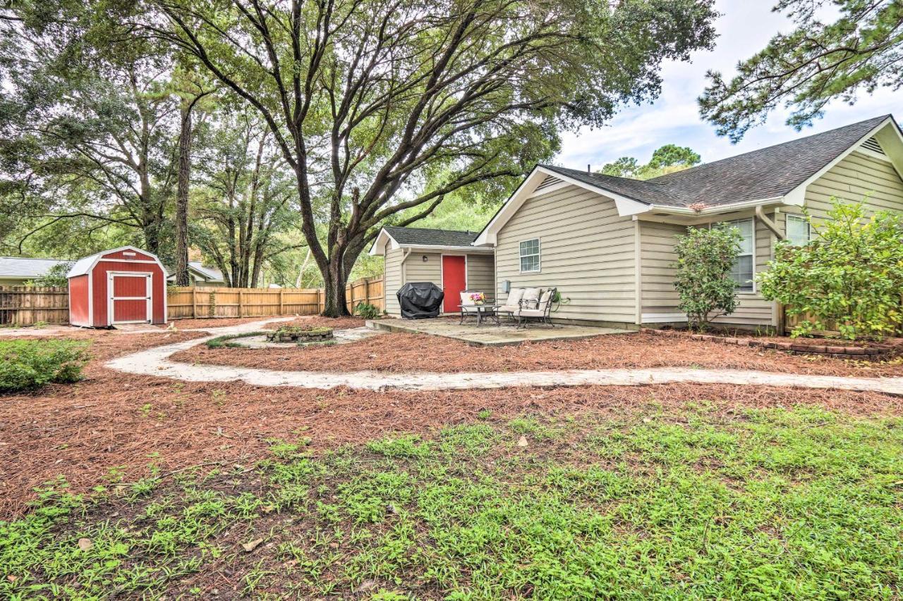 Peaceful Beaufort Home With Front Porch And Grill ภายนอก รูปภาพ