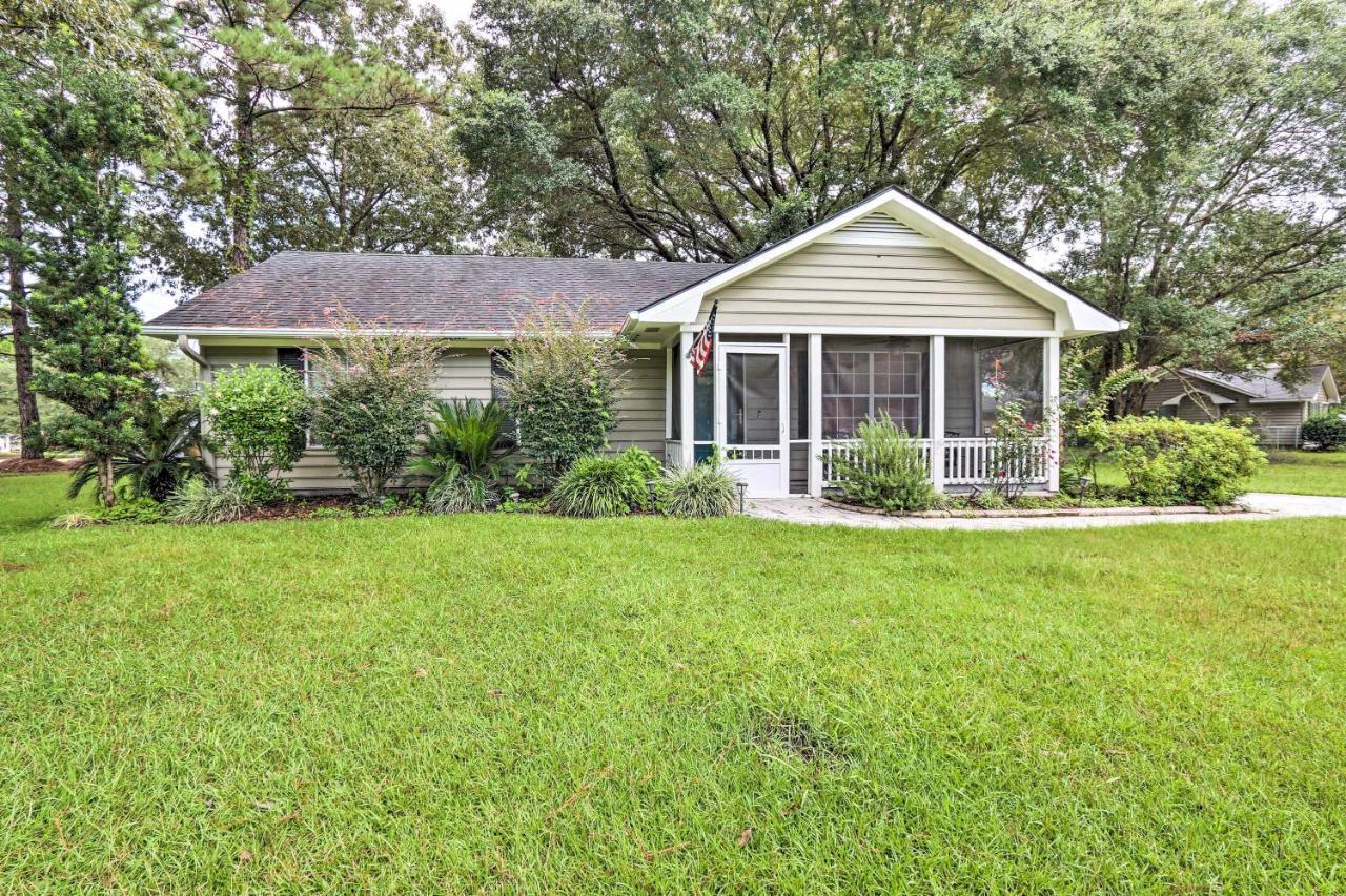 Peaceful Beaufort Home With Front Porch And Grill ภายนอก รูปภาพ