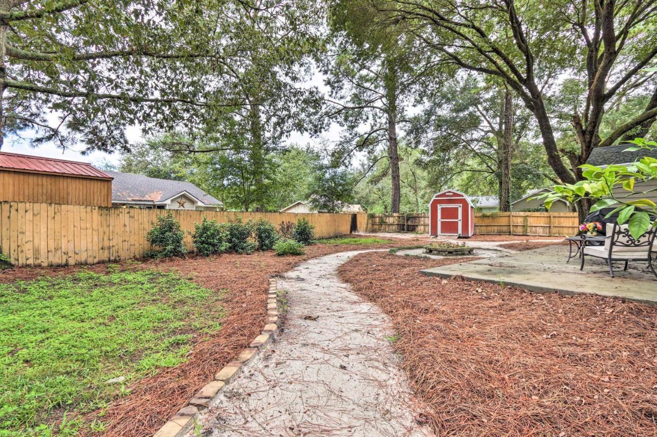 Peaceful Beaufort Home With Front Porch And Grill ภายนอก รูปภาพ