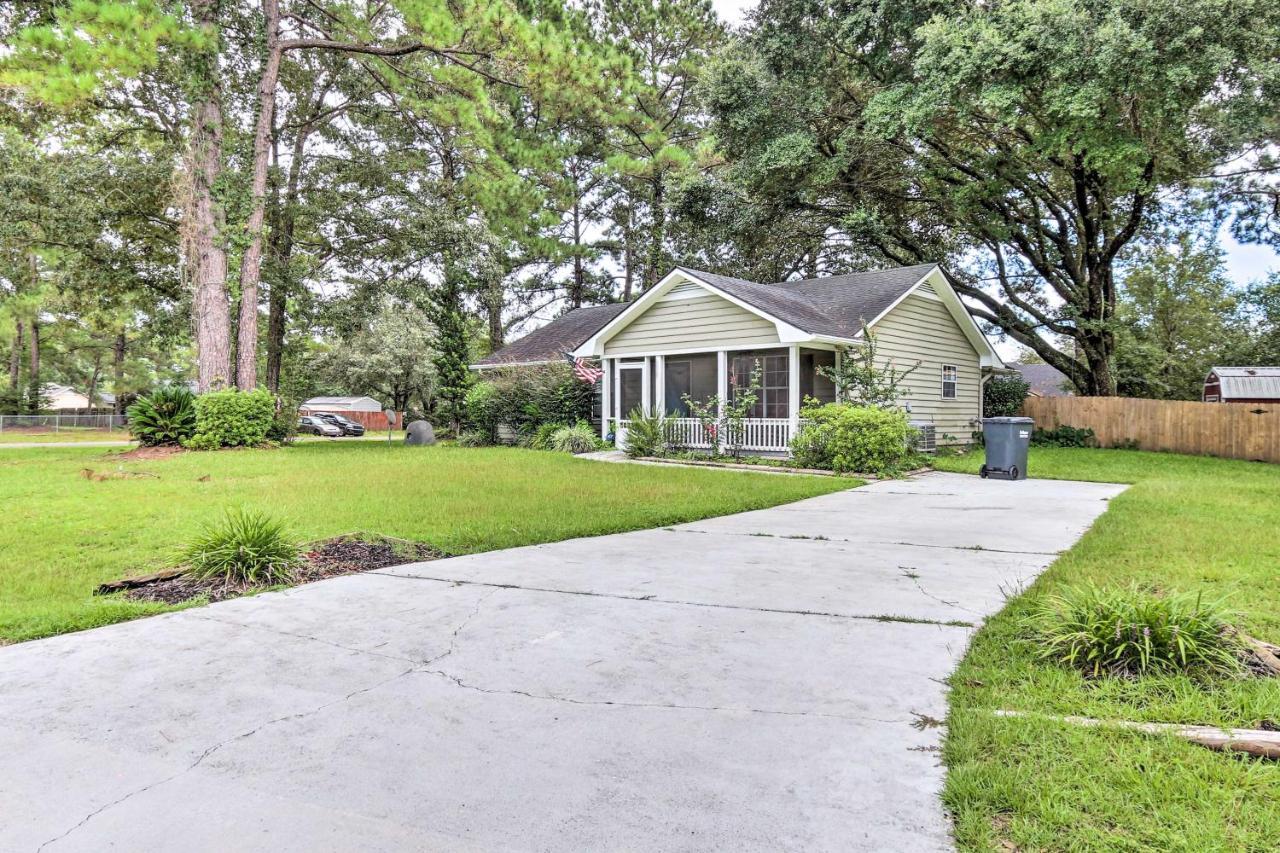 Peaceful Beaufort Home With Front Porch And Grill ภายนอก รูปภาพ